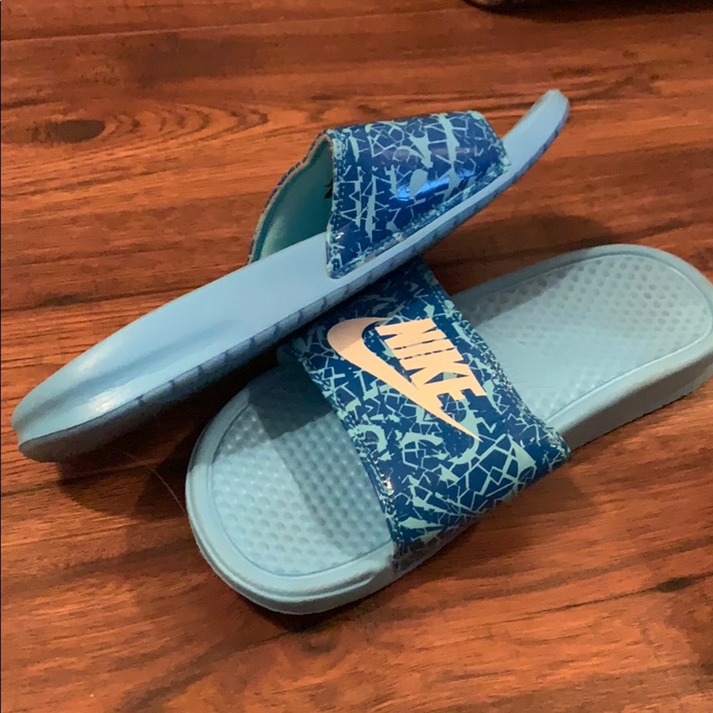 Nike slides